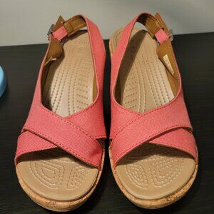 Crocs A-Leigh Linen Wedge Slingback Sandals in pink Size:7